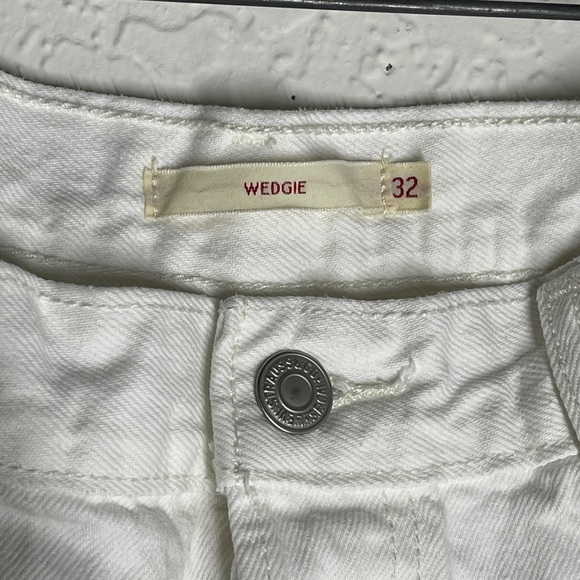 Levi's 501 Wedgie Straight Distressed White Jeans Sz 32 - Picture 6 of 14